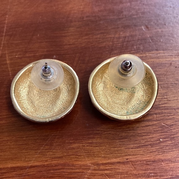 Great vintage gray and gold enamel earrings for pierced ears - Picture 2 of 3